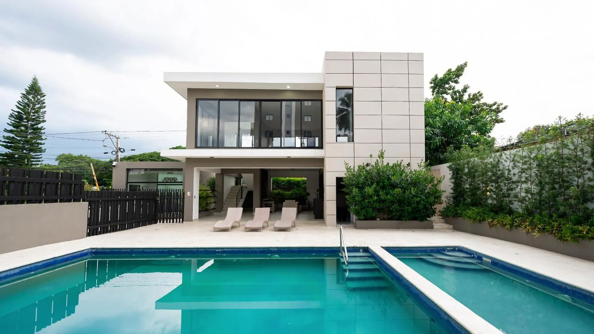 Dream Stay - Pool & Gym - 10Min Aeropuerto Y Homs Santiago De Los Caballeros 0*,  Dominican Republic